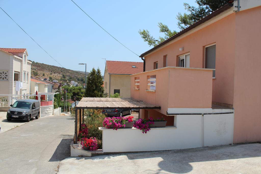 Apartments Luvi Trogir Eksteriør billede